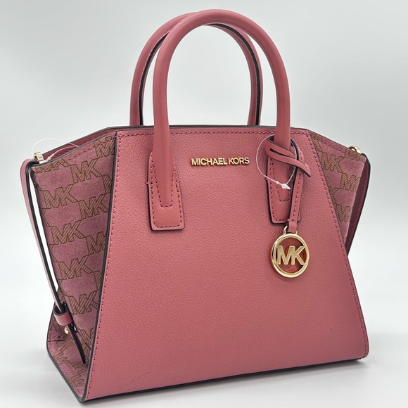 Shop My Bagsss 👜  👛 - Picture 3 of 10